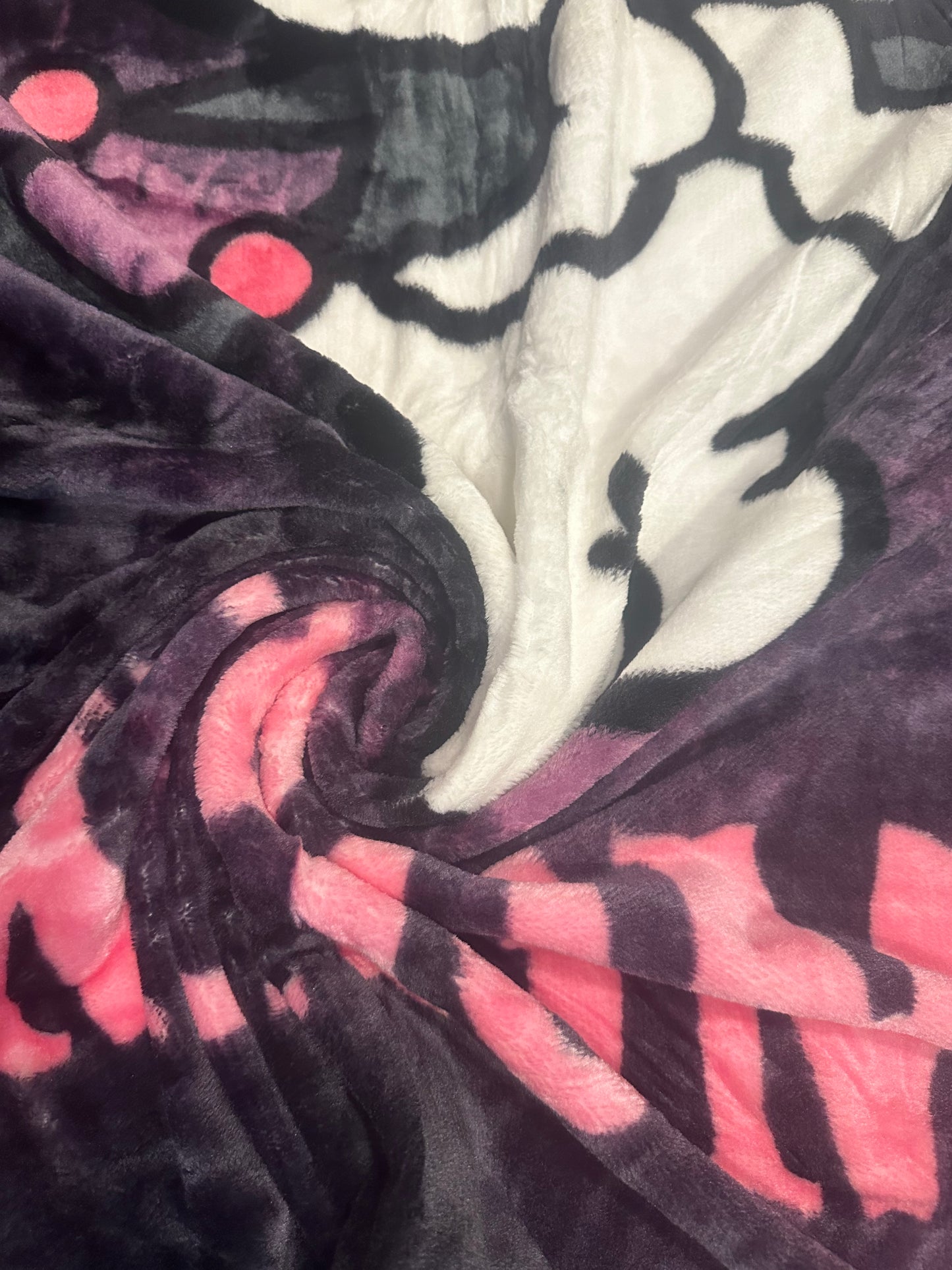 Kuromi  40"x50" Plush Throw Blanket Super Soft "Bad Kuromi" TT