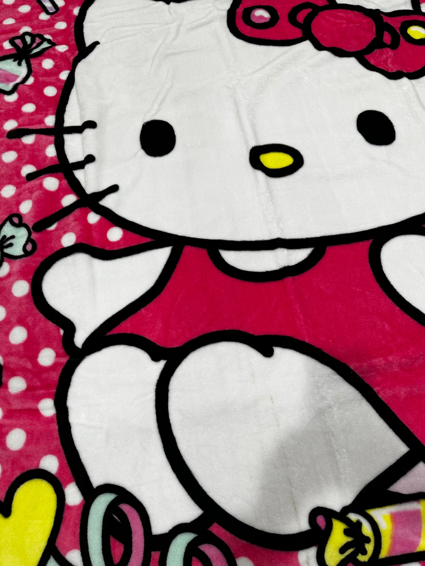 Hello Kitty Polka Dot Twin 60"x80" Extra Soft Plush Blanket