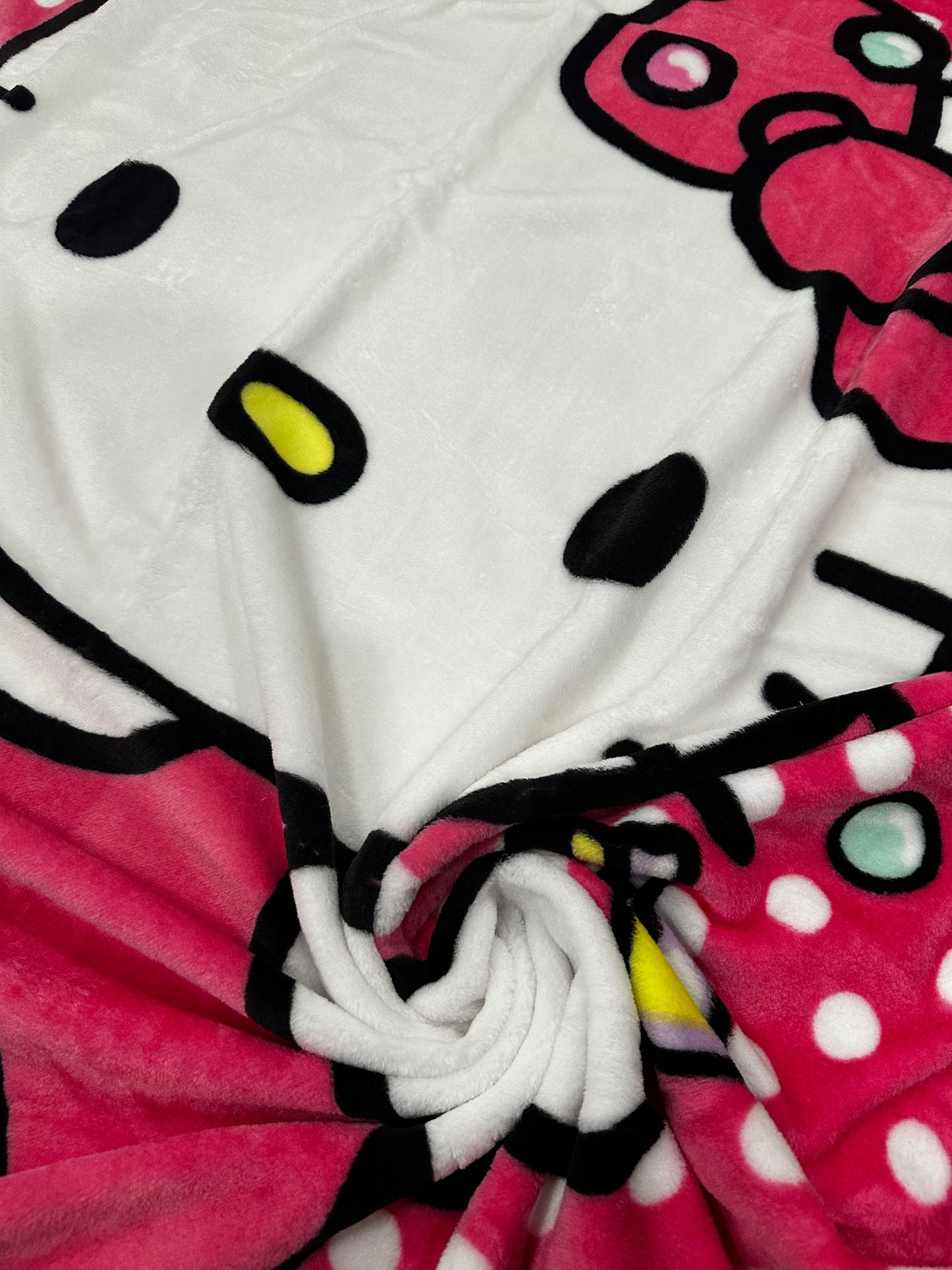 Hello Kitty Polka Dot Twin 60"x80" Extra Soft Plush Blanket