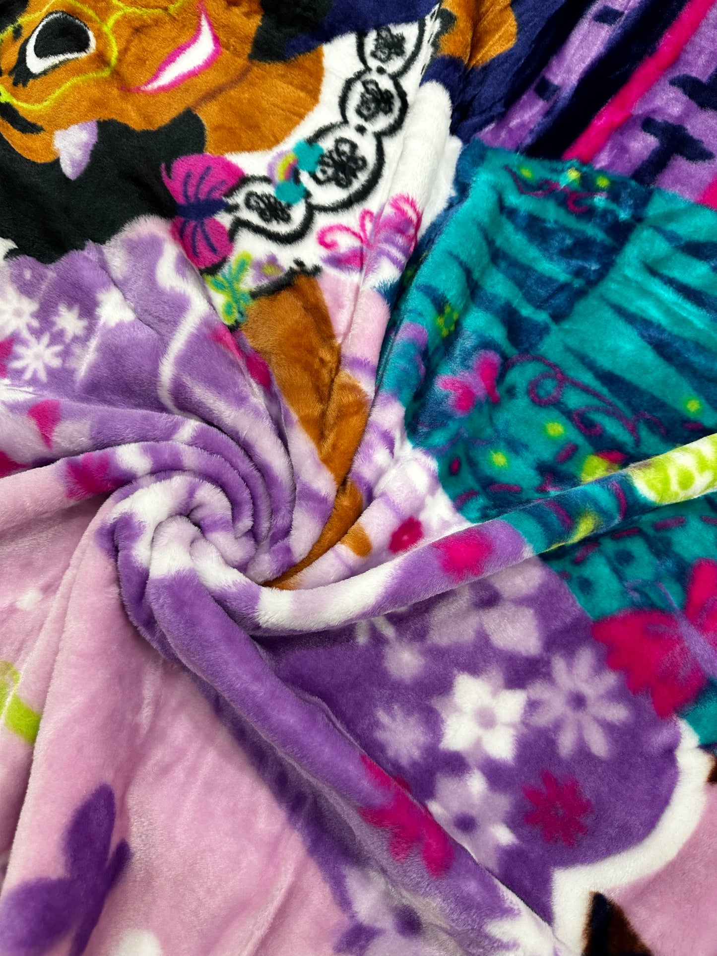 Encanto Family Madrigal Extra Soft Plush Twin Size Blanket