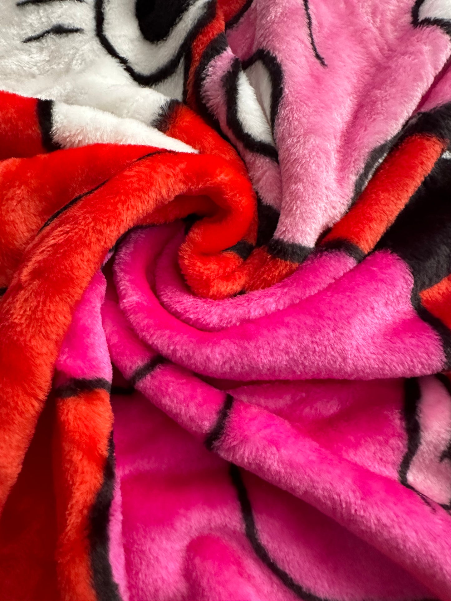 Simply Minnie Mouse Extra Soft Plush 60"x80" Twin Size Blanket