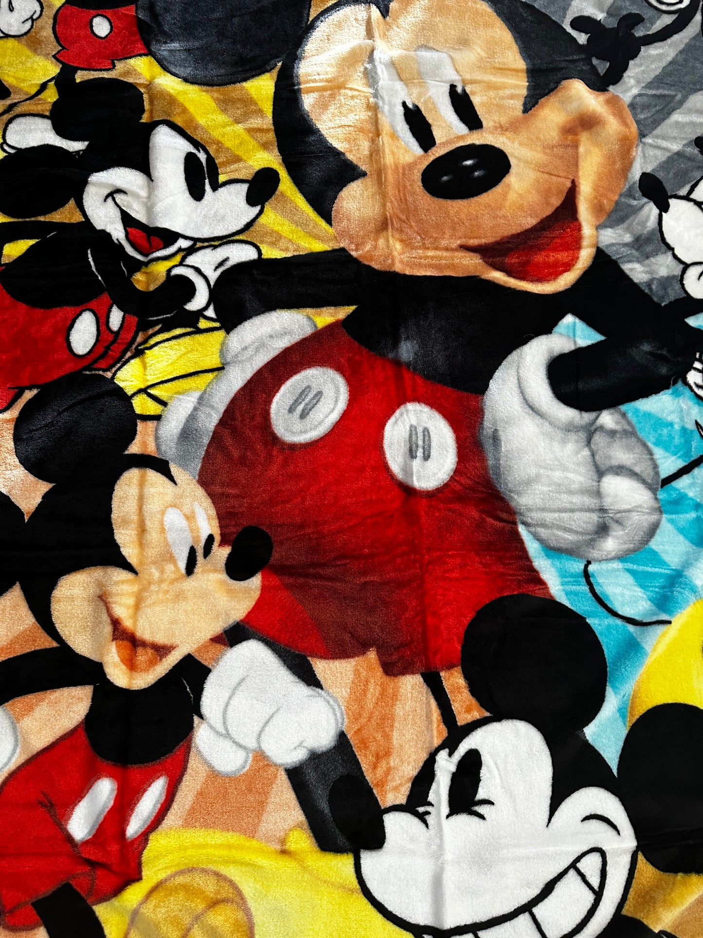 Mickey Changing Faces Super Soft Twin Size Plush Blanket 60"x80"