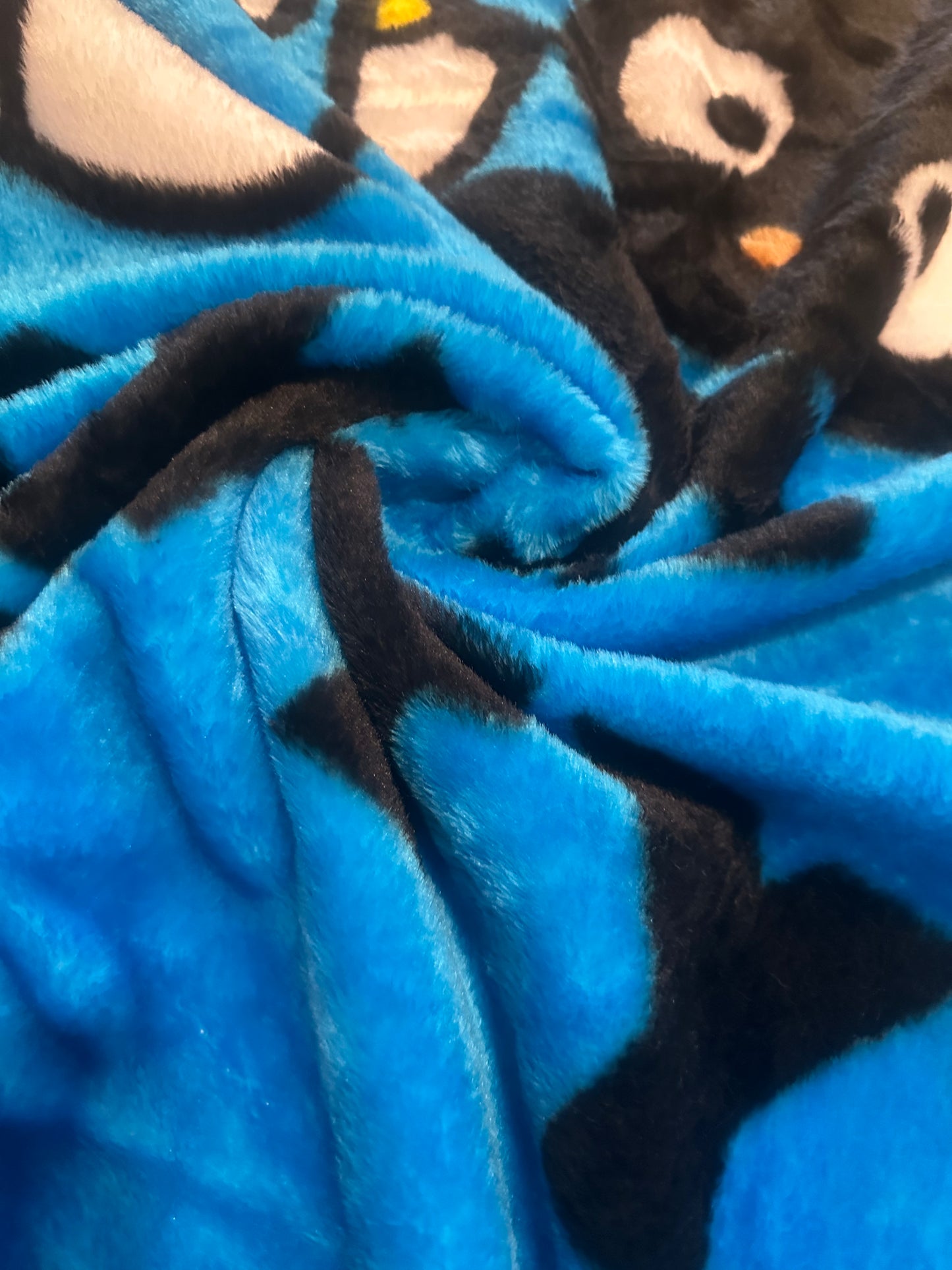 Hello Kitty & Friends Extra Soft Plush 60"x80" Twin Size Blanket "Friends Smile"