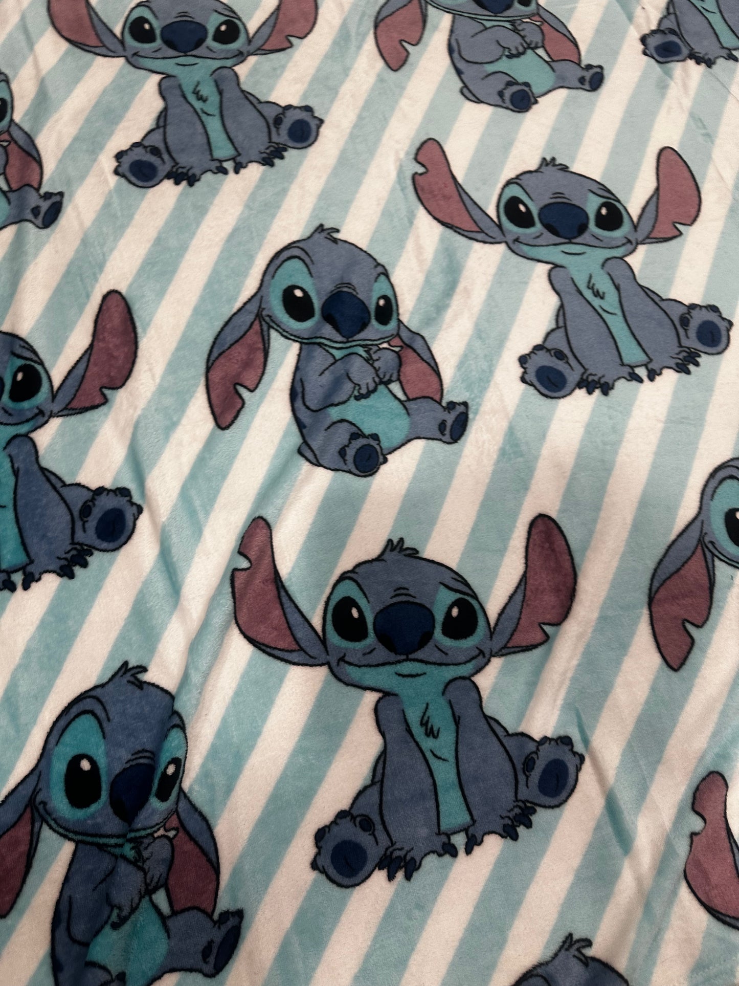 Lilo & Stitch Fleece Kids 50"x70" Throw Blanket "Silly Sitting"