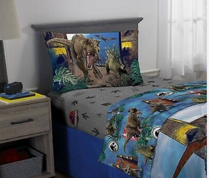Jurassic World Twin Bedding Reversible Comforter Set 4 Pieces