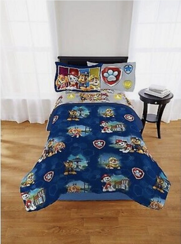 Paw Patrol Reversible Twin Bedding Comforter Set (5 Piece Set)