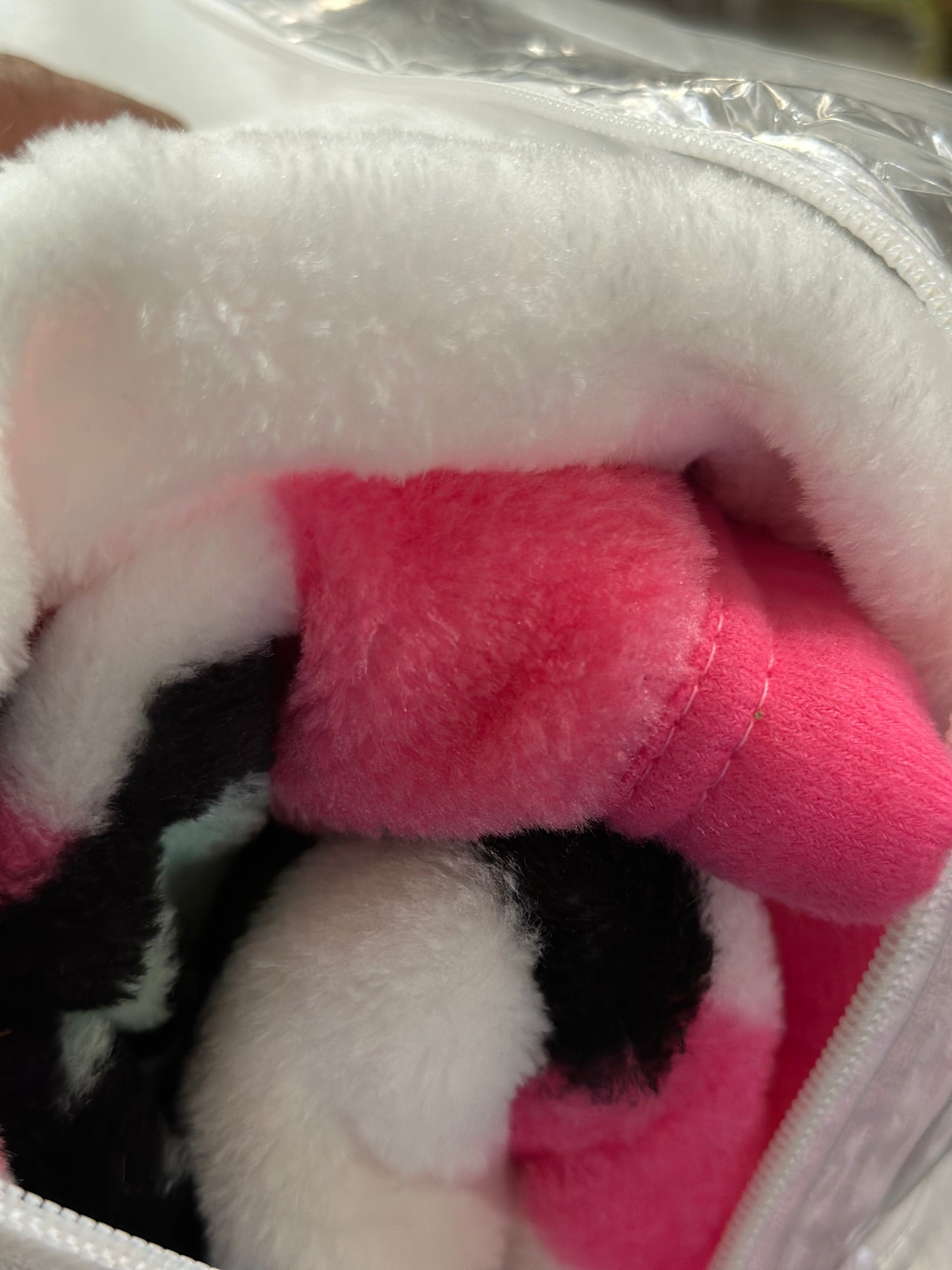 Hello Kitty Polka Dot Twin 60"x80" Extra Soft Plush Blanket